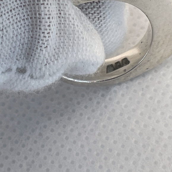 Unique ring - Picture 2 of 7